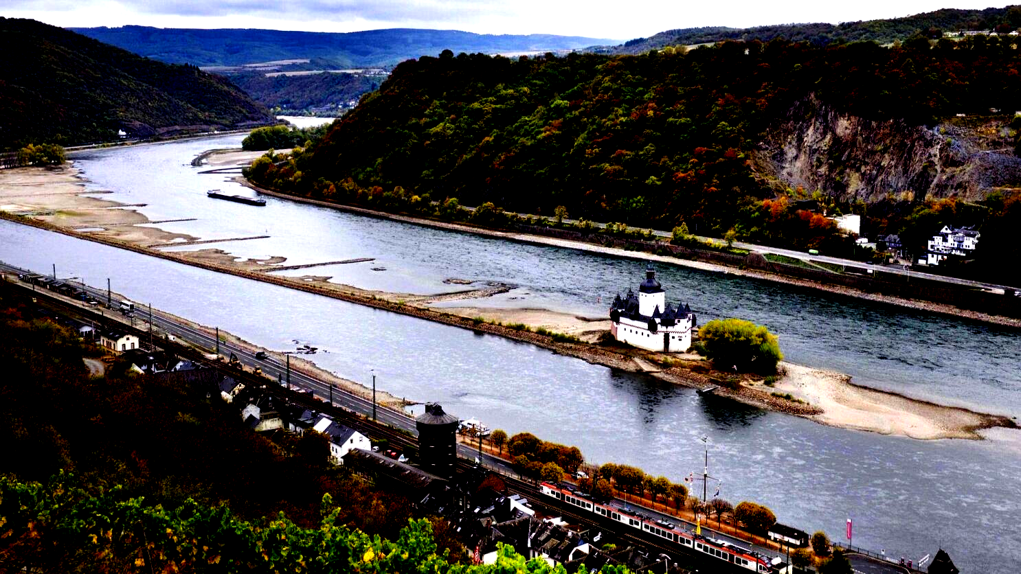 Drought has hit Europe's Rhine River and its commerce hard: 'Everyone's  hoping for rain' - Los Angeles Times